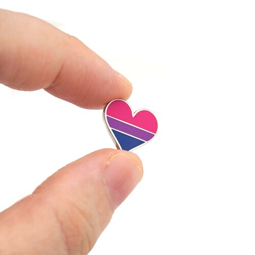 Details about   Gloria Vintage Rainbow &  Heart Pride Pin Personalized 