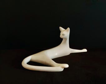 Mid Century Cmielow Poland White Laying Cat Figurine C-211 - 1080