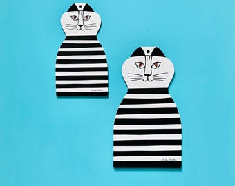 A Pair of Lisa Larson Cat Decorative Cutting Boards 30 Cms & 23 Cms.