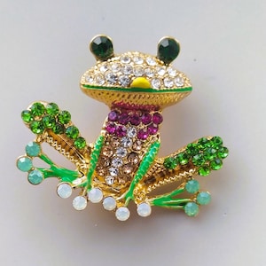 Frog Brooch, Green Rhinestone Toad brooch, Cute Frog pin, Witchy gifts for best friend