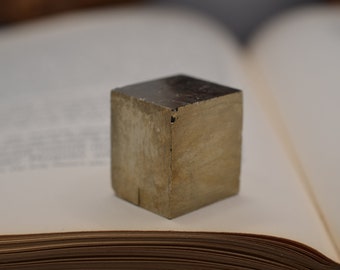 Bright Pyrite Cube