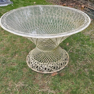 Russell Woodard Vintage Spun Fiberglass Table