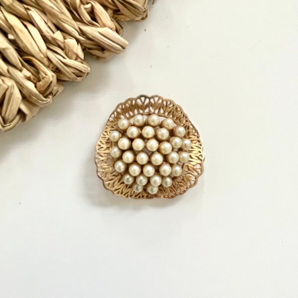 Vintage 1950s Brooch, Faux Pearl Brooch, Gold Tone Metal Brooch, Vintage Jewellery, 50s Style, Gift for Her, Vintage Gift, Brooch For Coat