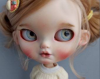 Blythe doll sister Icy ooak custom with teeth, neckjoint and ears added, free fast shipping