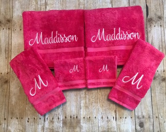 Girls Graduation Gift, Dorm Room Decor, College Towel Bath Set, Monogrammed Girl Bath Towel Set, Girls Bathroom Decor, Off to College Gift