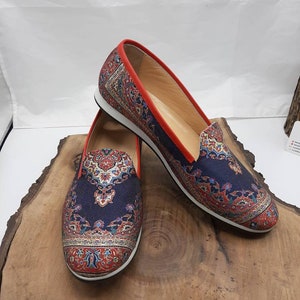 Ethnic Pattern Leather Loafers: Handmade Women&#39;s Flat Sandals
