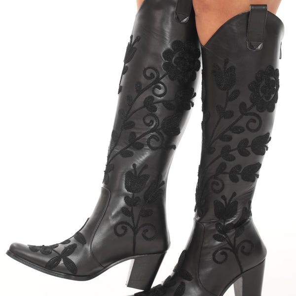 Haftowane skórzane kowbojki: szyte na miarę wysokie buty Suzani