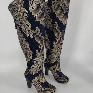 Cuissardes Suzani faites main : bottes en cuir à talons tapisserie