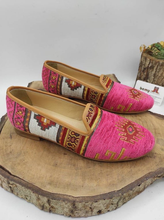 Vintage Leather Loafers: Handmade Oxford Shoes with Ethnic Kilim Pattern