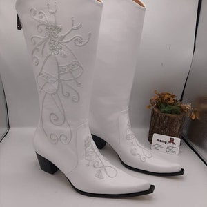 Handmade White Leather Cowboy Boots: Embroidered Western Boots