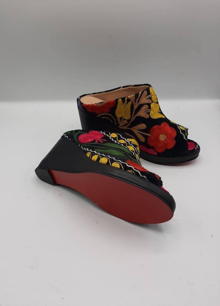 open teen schoenen Vintage geborduurde wig Suzani schoenen Schoenen damesschoenen Klompen & Muilen gemaakt om slip op wig te bestellen 