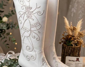 Ręcznie robione białe skórzane kowbojskie buty: haftowane buty w stylu western