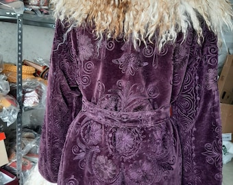 Boho Suzani Mantel: Vintage Stickerei Samt afghanischer Mantel mit Lammfell
