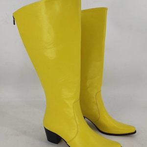 Handmade Leather Knee High Boots: Custom Women&#39;s Cowboy Boots