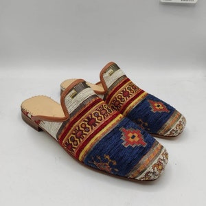 Handmade Leather Slip-On Mules: Ethnic Men&#39;s Clogs