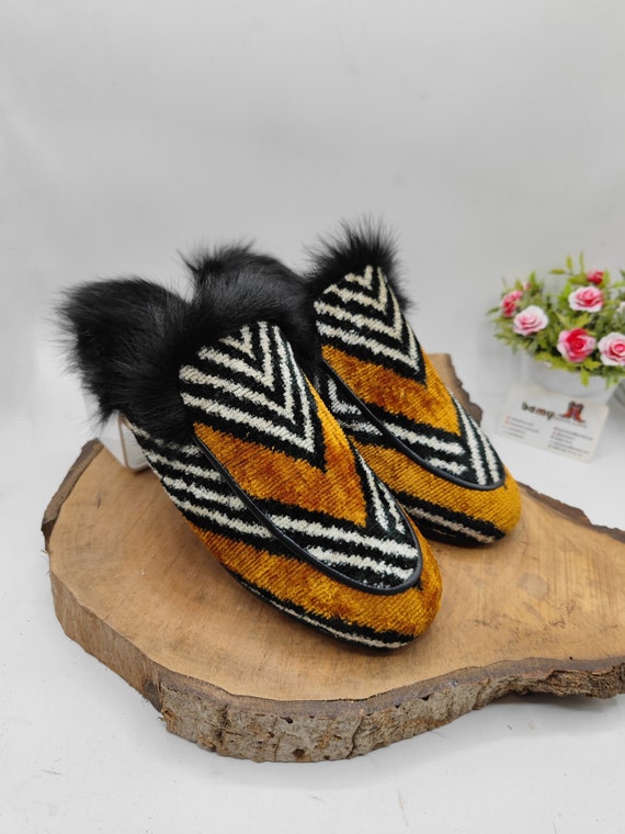 Handmade Velvet Ikat Men's Loafers: Ethnic Fur Slippers