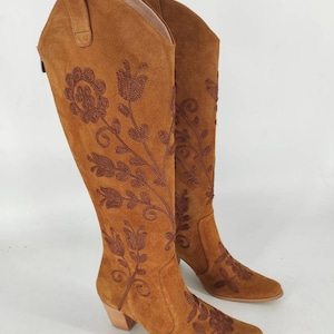 Suède laarzen, dameslaarzen, Suzani-laarzen, op maat gemaakt, echt leer, cowboystijl, hoge laarzen, handgemaakt, comfortabele laarzen, laarzen voor dagelijks gebruik