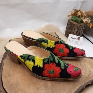 Vintage Mules, Leather Slip On, Embroidery Sandals, Barefoot, For Her, Unique Shoes, Pointy Toe Sandals, Floral Pattern, Comfy Mules