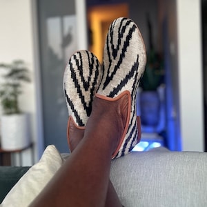 Men&#39;s Velvet Ikat Loafers: Handmade Leather Sole Ethnic Sandals