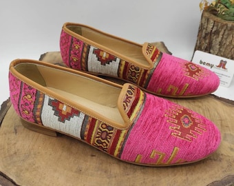 Handmade Kilim Loafers: Ethnic Leather Flats, Vintage Style