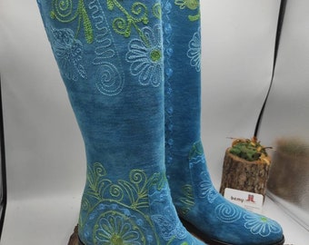 Damenstiefel, einzigartige Stiefel, maßgeschneidert, blau, handgefertigt, Lederstiefel, Festivalstiefel, Freizeitstiefel, Stiefelliebhaber, bequeme Stiefel, Reitstiefel