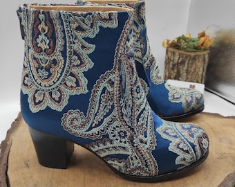 Botines Suzani hechos a mano: Botines de cuero con tapiz étnico