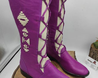 Handgefertigte Leder Damenstiefel im Stil der Mittelalterlichen Wikingerzeit
