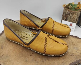 Handmade Leather Yemeni Shoes: Retro Barefoot Sandals