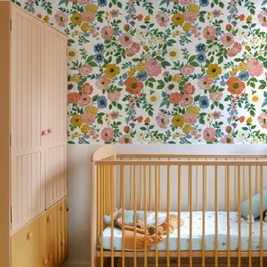 Lush and colorful wallpaper featuring blooming roses, perfect for adding a cheerful touch to your living room, bedroom, or nursery.