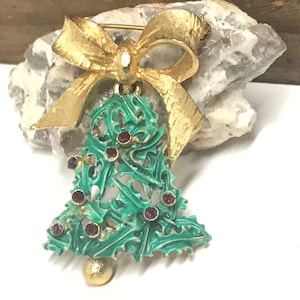 Vintage Christmas Tree Rhinestone Brooch with Bow, Green Tree with Ruby Rhinestones Signed MYLU, Vintage Holiday Brooch, Green Tree Brooch
