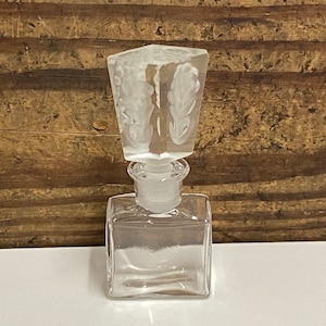 Vintage Clear Glass Perfume Bottle with Frosted Floral Stopper, Clear Glass Perfume Bottle