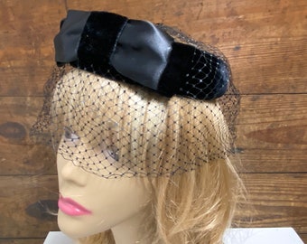 Vintage Black Velvet Fascinator with Black Netting, Velvet Bow on Front Crown, 50's Velvet Fascinator