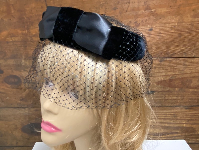 Vintage Black Velvet Fascinator with Black Netting, Velvet Bow on Front Crown, 50's Velvet Fascinator image 1