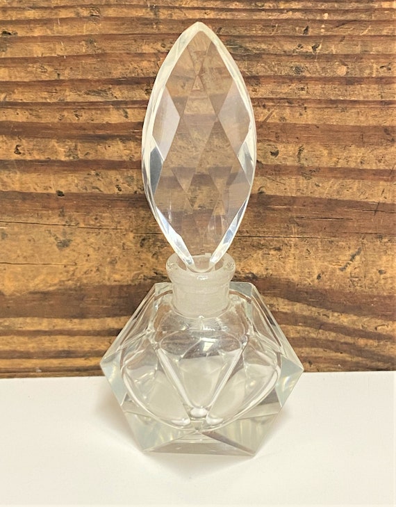 Cut crystal perfume bottle - Gem