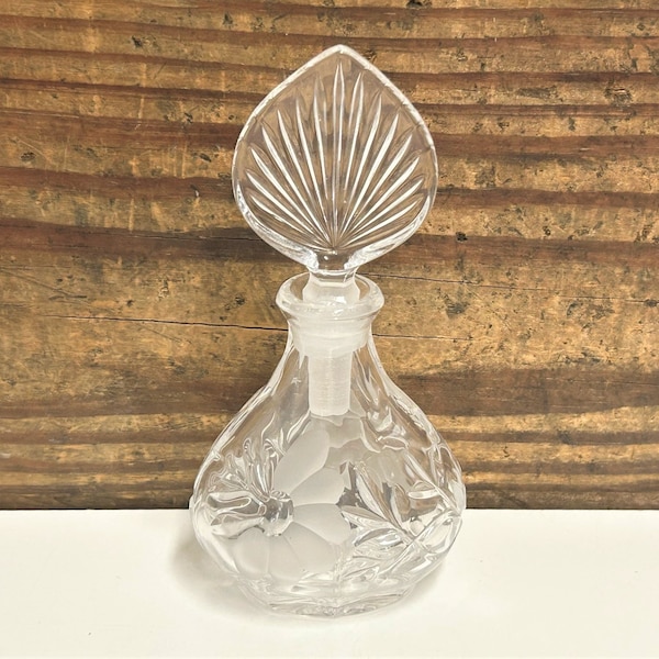 Vintage Crystal Perfume Bottle with Floral Frosted Etchings Perfume Bottle, Crystal Cut Glass, Leaf Stopper, Vintage Vanity Decor