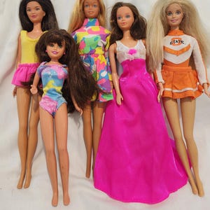 Vintage Mattel Barbie & Friends Fashion Clothes Barbie Doll Lot of 5