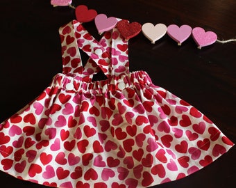 Jupe à bretelles de Saint-Valentin pour tout-petits avec bretelles réglables en tissu cœur rose et rouge, robe pull cœur avec cœurs roses