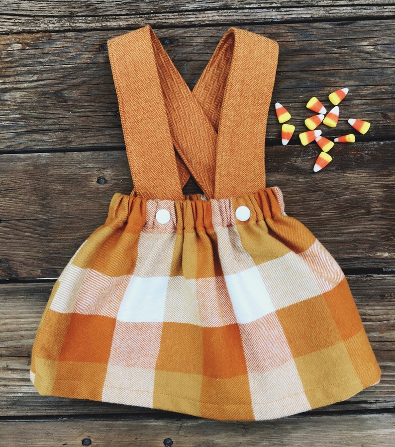 Jupe d'automne à carreaux pour fille avec bretelles réglables, tenue d'automne pour tout-petit, robe d'action de grâce à carreaux orange citrouille image 2