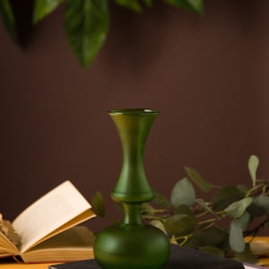 Jarrón Art Déco soplado a mano – Cristalería de colores vintage – Florero único – Decoración del hogar de vidrio soplado