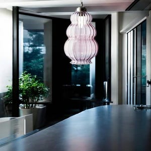 Exquisite Blown Glass Pendant - One-of-a-Kind Luxury Lighting Design for Any Space&quot;