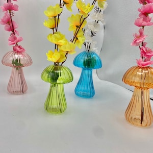 Whimsical Glass Mushroom Vases Set – Unique Fungi Decor – Handcrafted Hydroponic Centerpieces – Handcrafted Hydroponic Centerpieces