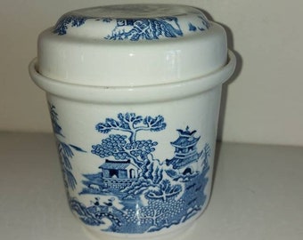 Masons blue and white willow preserves pot made for Ringtons collectable china lidded pot ships worldwide