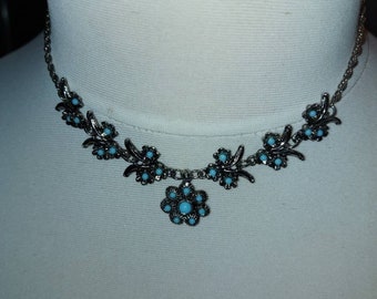 Pretty vintage necklace silver tone flower choker length turquoise stones gift boxed Christmas gift ships worldwide