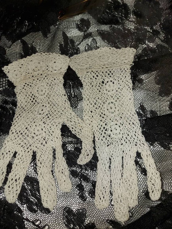 Tiny antique child's gloves handmade crochet Vict… - image 5