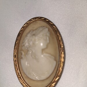 Broche Vintage Or Avec Camée Buste De Femme - Gravée, Modèle 217, Occasion Bon état