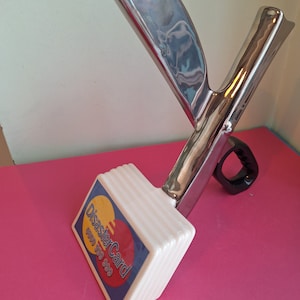 Very rare novelty teapot from Totally Teapots designed as a huge pair of scissors cutting a credit card, funny limited edition teapot