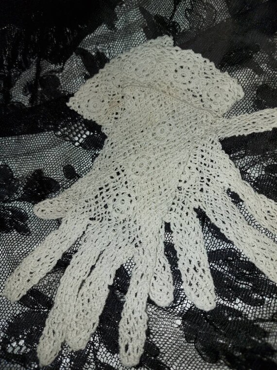 Tiny antique child's gloves handmade crochet Vict… - image 6