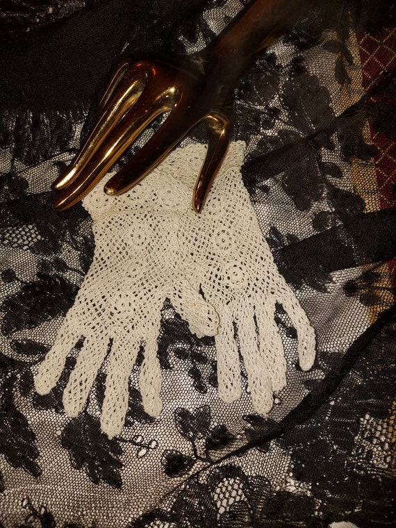 Tiny antique child's gloves handmade crochet Vict… - image 7