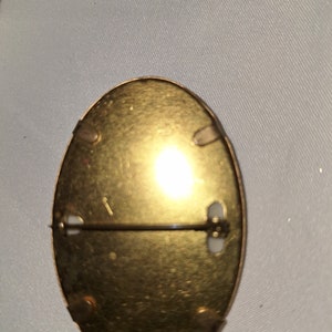 Broche Vintage Ronde En Or Et Beige - Camée Scène Galante - Bijou Rétro Femme