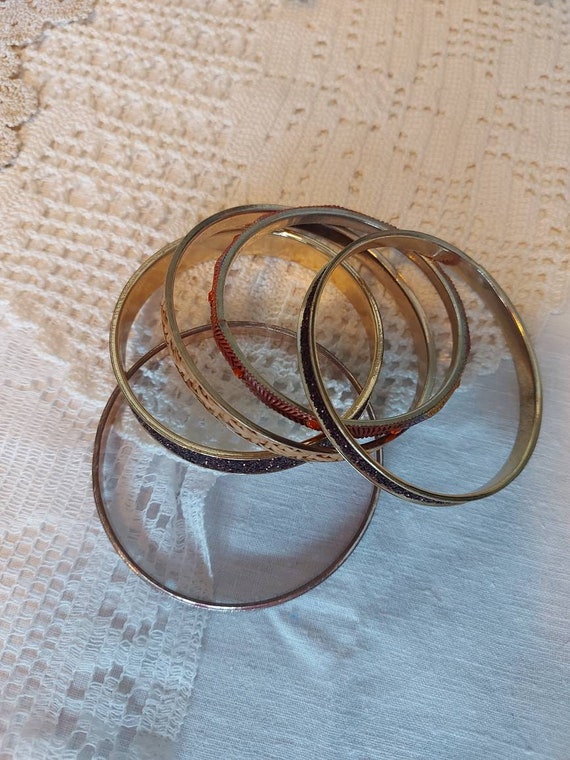 Vintage Bangle bundle 5 solid metal bracelets dif… - image 8